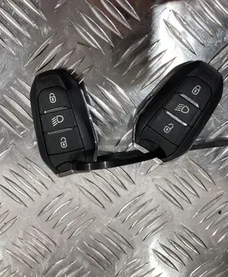 Citroen C3 Aircross Ignition key/card PK9825