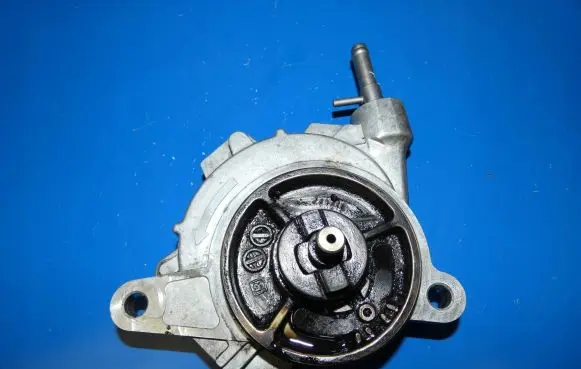 Toyota Auris E180 Vacuum pump