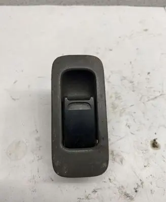 Suzuki Grand Vitara I Electric window control switch 3799575F0