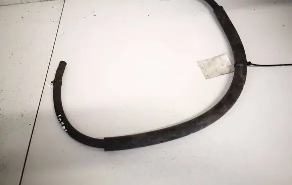 Engine coolant pipe/hose