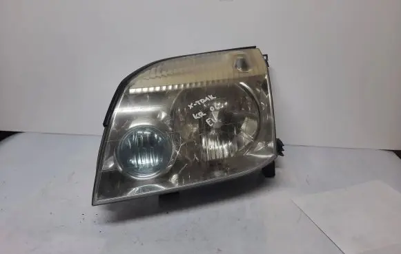 Nissan X-Trail T30 Headlight/headlamp