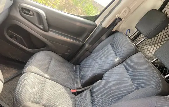 Peugeot Partner Front passenger seat 
