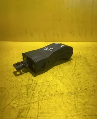 Seat Ibiza IV (6J,6P) Front door check strap stopper 