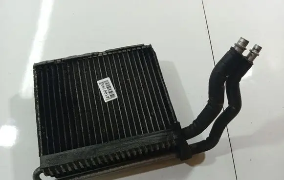 Ford Focus A/C cooling radiator (condenser) 