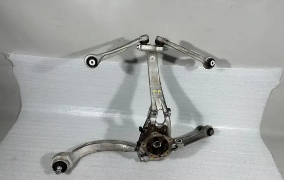 Front wheel hub spindle knuckle