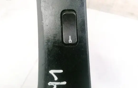 Saab 9-5 Central locking switch button 4617593 W648K