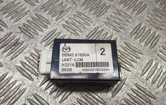 Mazda 3 II Light relay BBM267890A