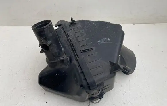 Toyota Avensis Verso Air filter box 1770527050