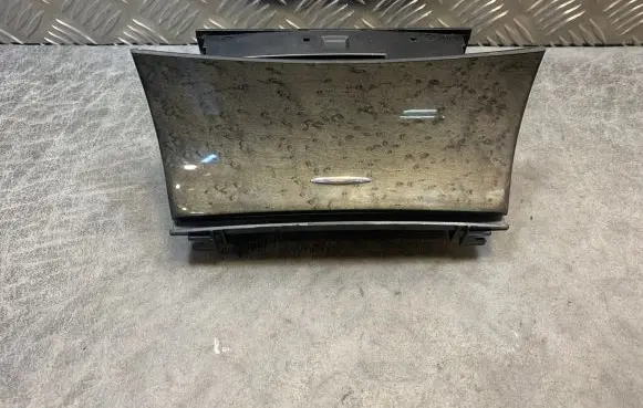 Mercedes-Benz CLS C219 Car ashtray A2115802852