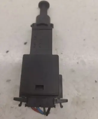 Volkswagen Golf IV Brake pedal sensor switch
