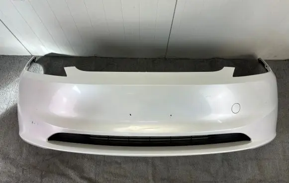 Tesla Model 3 Front bumper 1781565-11-B Z1433