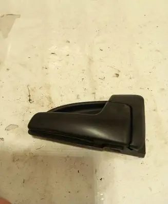 Peugeot 206 Front door interior handle 826211H000