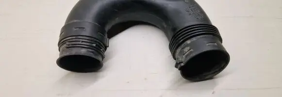 Volkswagen Touran I Air intake hose/pipe 1K0129618BA
