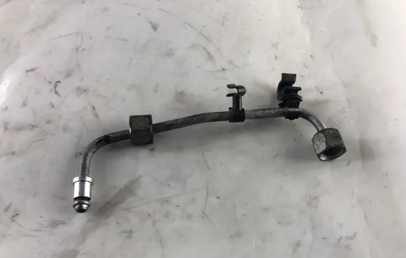 Chrysler Grand Voyager V Fuel injector supply line/pipe 