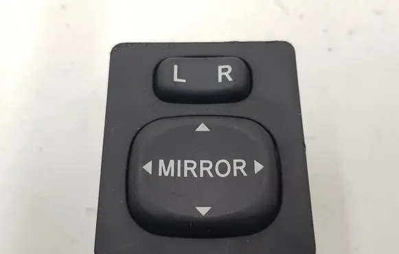 Toyota Corolla Verso AR10 Wing mirror switch 769746B