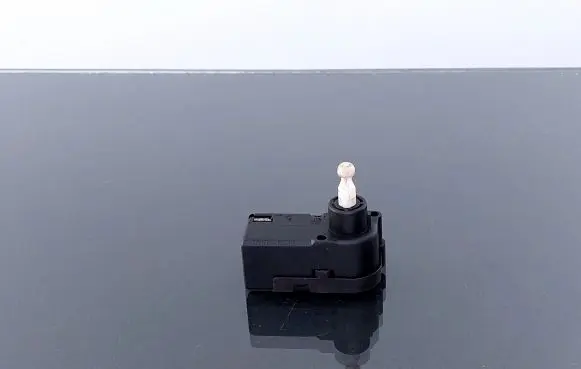 Headlight level adjustment motor