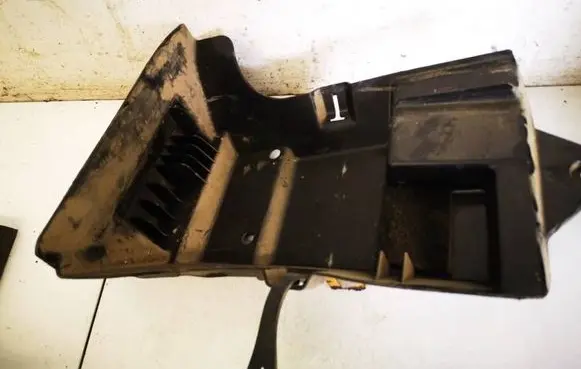 Volkswagen PASSAT B5.5 Battery box tray 3B9867705