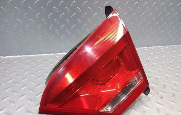 Volkswagen PASSAT B7 USA Tailgate rear/tail lights 561945094B 561945260