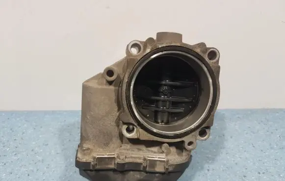 BMW M6 Throttle body valve 7555944-04