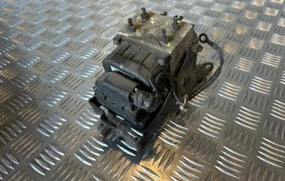 Subaru Forester SF ABS Pump 4WDMT 990201443 F40HU411
