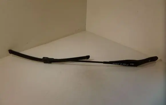 Opel Astra H Windshield/front glass wiper blade 13111221