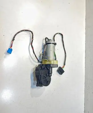 Mercedes-Benz SLK R171 Seat adjustment motor 0130002528