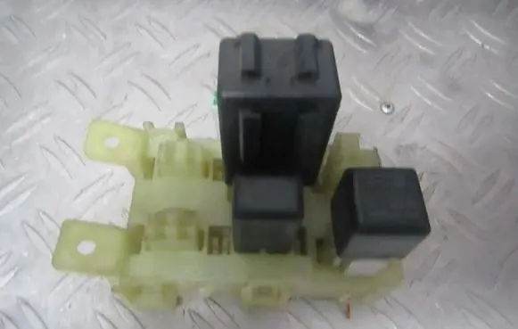 Mitsubishi Space Wagon Fuse box set 6891ya1