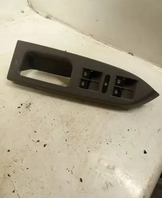 Volkswagen Touran I Electric window control switch 1T1867371H