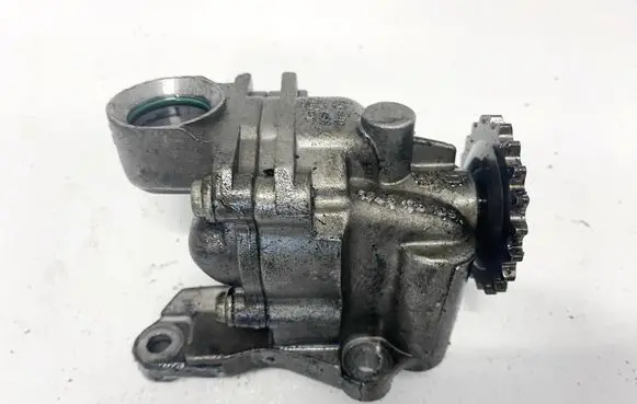 Volkswagen Polo IV 9N3 Oil pump r045115109a