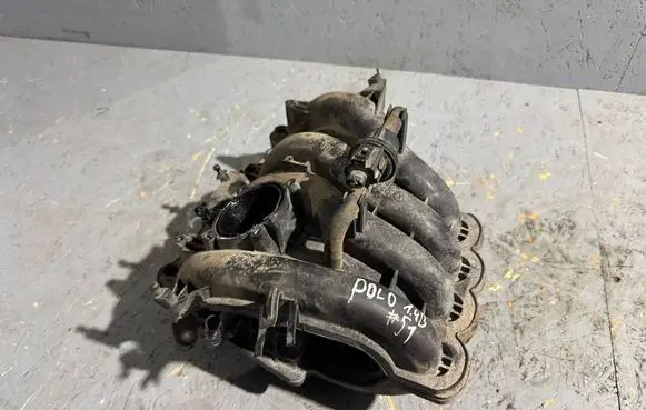 Volkswagen Polo V 6R Intake manifold 036129709
