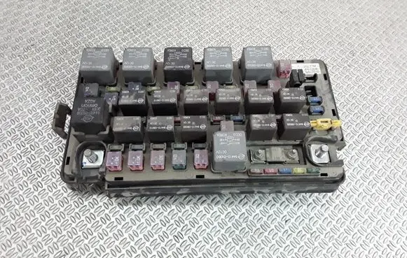 SsangYong Kyron Fuse module 05L17MAK5206