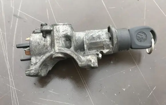 Audi A4 S4 B7 8E 8H Ignition lock 4B0905851A