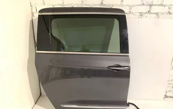 Chrysler Pacifica Side sliding door 68185690AB