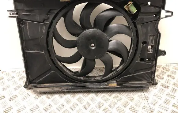Jeep Renegade Radiator cooling fan shroud 52009104 8E4700000