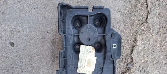Volkswagen Golf IV Battery tray 1J0915333A