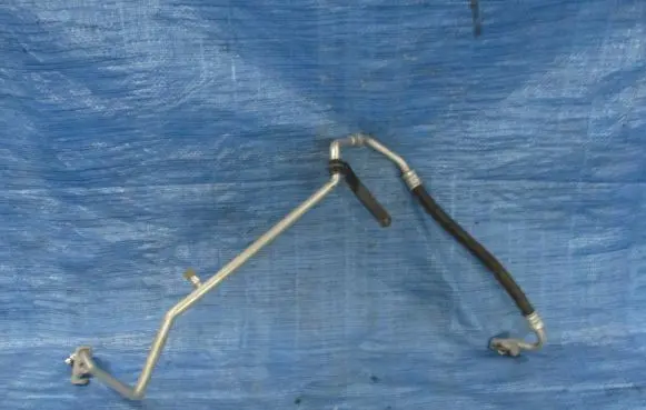 Toyota Verso-S Air conditioning (A/C) pipe/hose