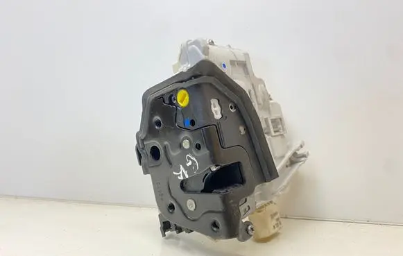 Audi A6 C7 Rear door lock 4C0839015
