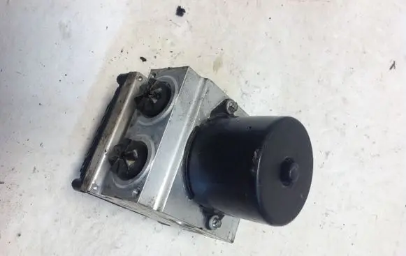 Volkswagen PASSAT B6 ABS Pump 3C0614095M