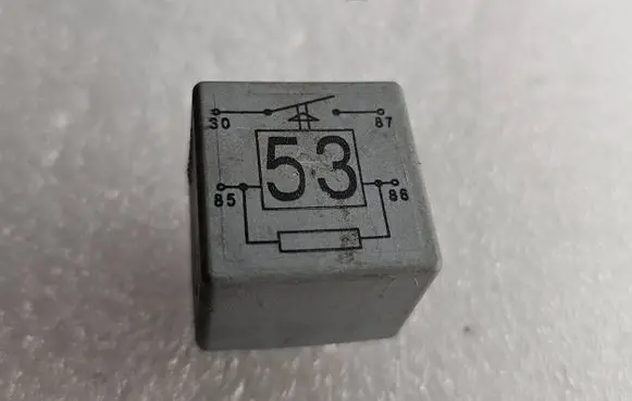 Volkswagen Golf IV Other relay 141951253B 20240072