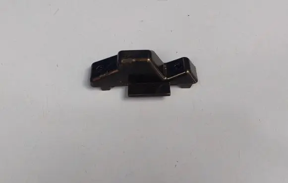 Headlight/headlamp mounting bracket