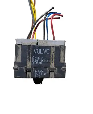 Volvo V50 Seat heating relay 30710791 201900 08A061101