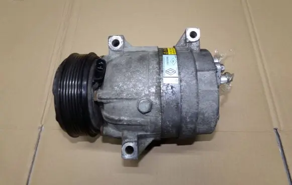 Renault Scenic II - Grand scenic II Air conditioning (A/C) compressor (pump) 7700105765