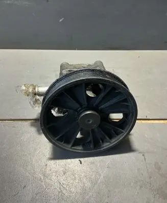 Volvo XC90 Power steering pump 30665100 7617955120
