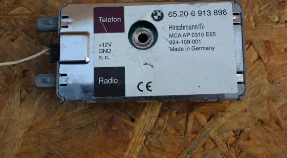 BMW Z4 E85 E86 Aerial antenna amplifier BMW6913896