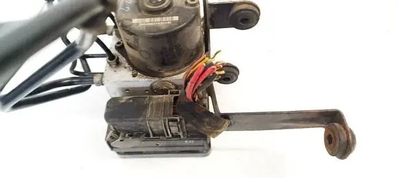 Volvo S40 ABS Pump 30736589A