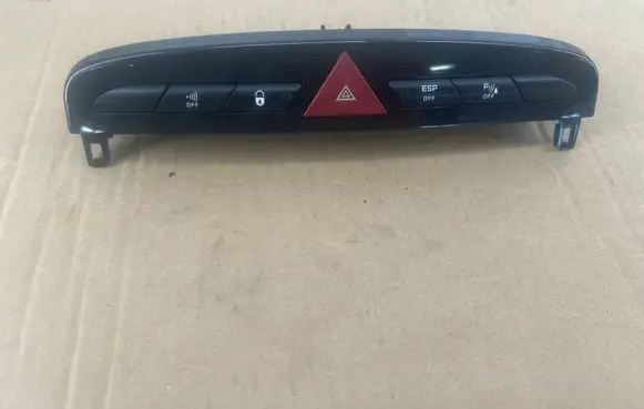Peugeot RCZ Hazard light switch 706310
