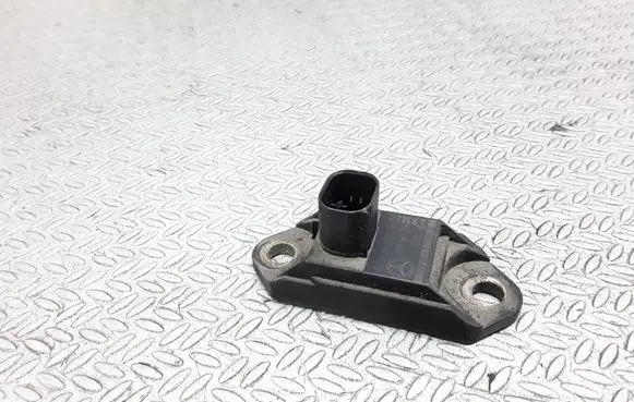 Mercedes-Benz S W220 Airbag deployment crash/impact sensor