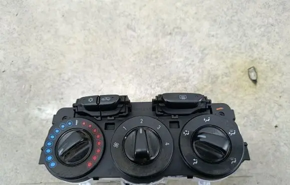 Opel Corsa E Climate control/heater control trim 4661195705W8240100