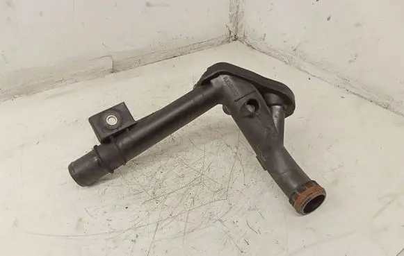 Nissan Qashqai Engine coolant pipe/hose 210473766R