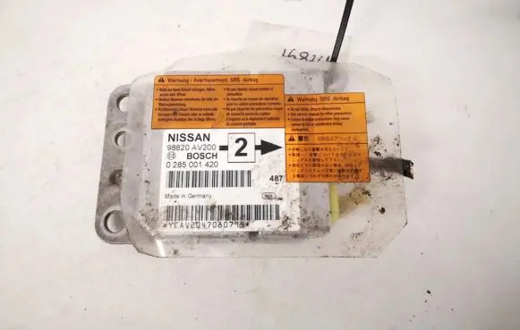 Nissan Primera Airbag control unit/module 98820av200 0285001420